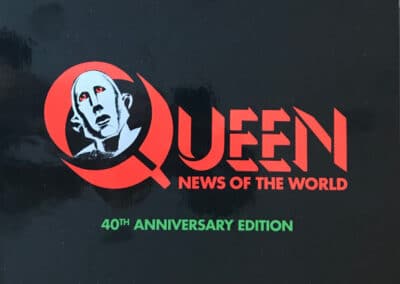 Hoes van News of the World van Queen, 40th Anniversary Edition